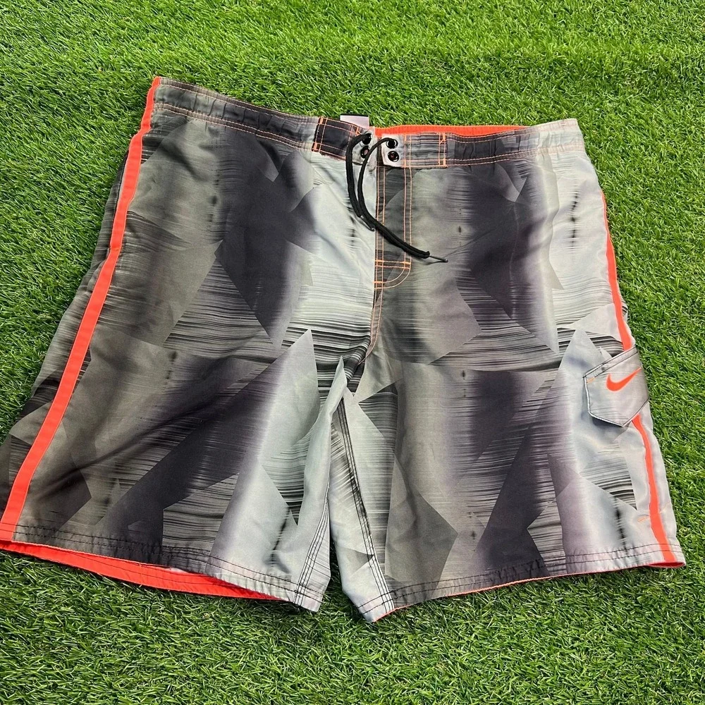 Nike Swim Trunks L Gray Black Geometric Board Shorts Red Trim Surf‎ Pocket
